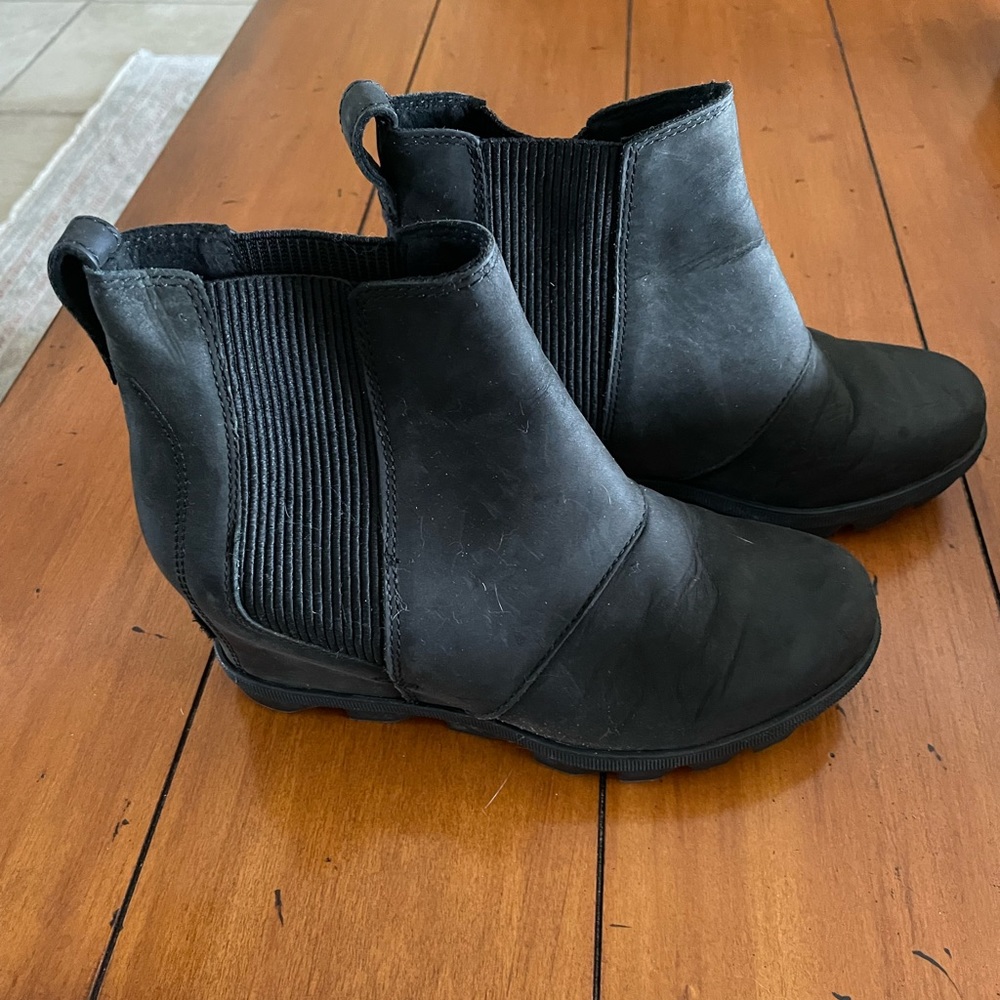 WOMEN'S JOAN OF ARCTIC™ WEDGE BOOTIE